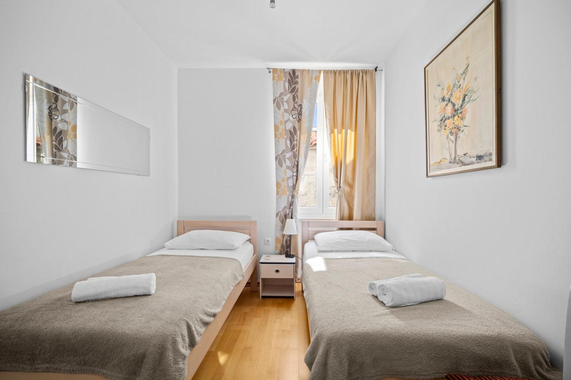 Apartment Bose Split Luaran gambar